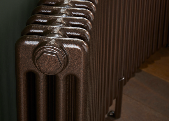 Curved radiator in Mottled Copper